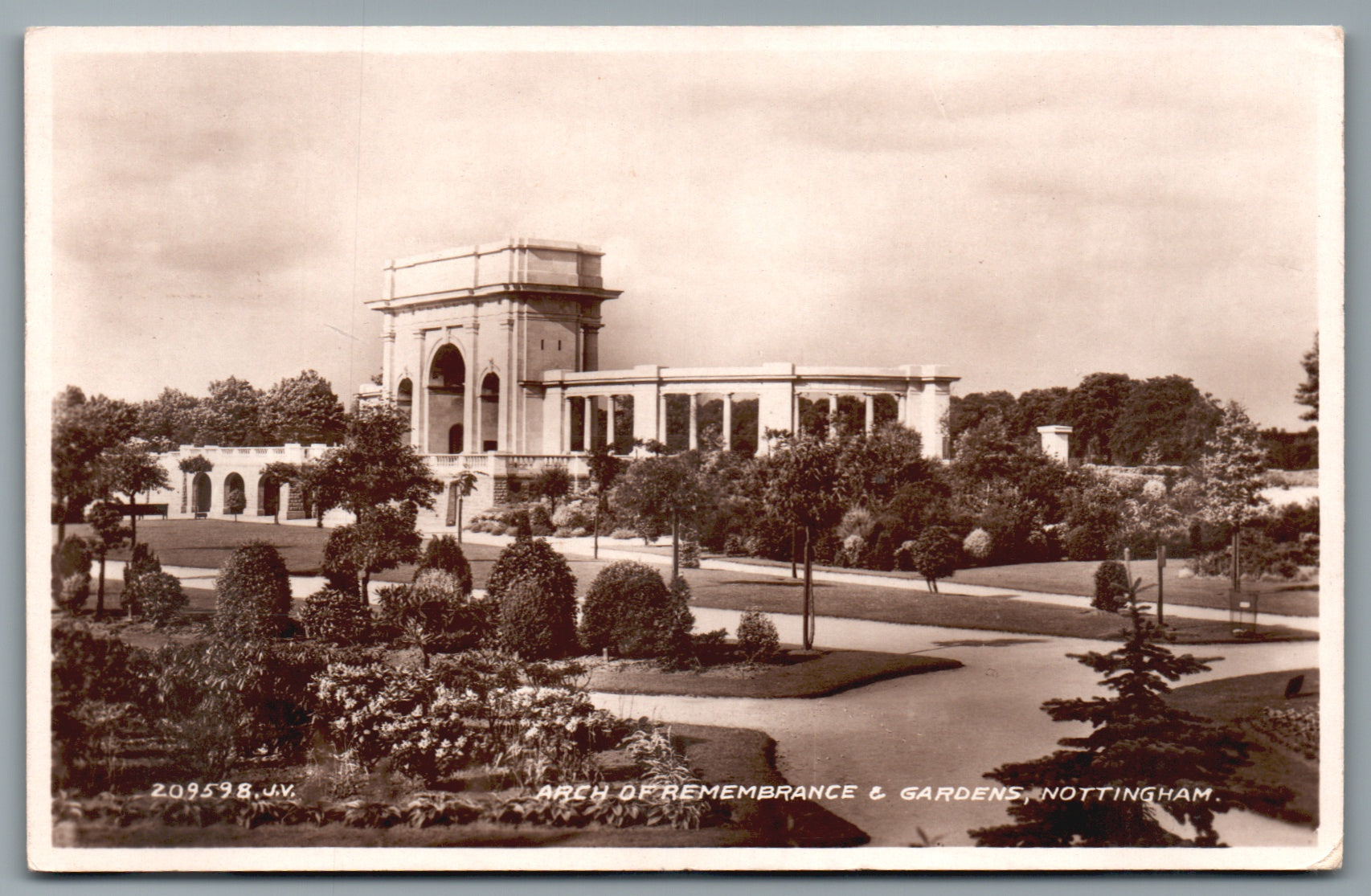 This is a Vintage Topographical Postcard showing Nottingham Arch Remembrance &amp; Gardens, Nottinghamshire
